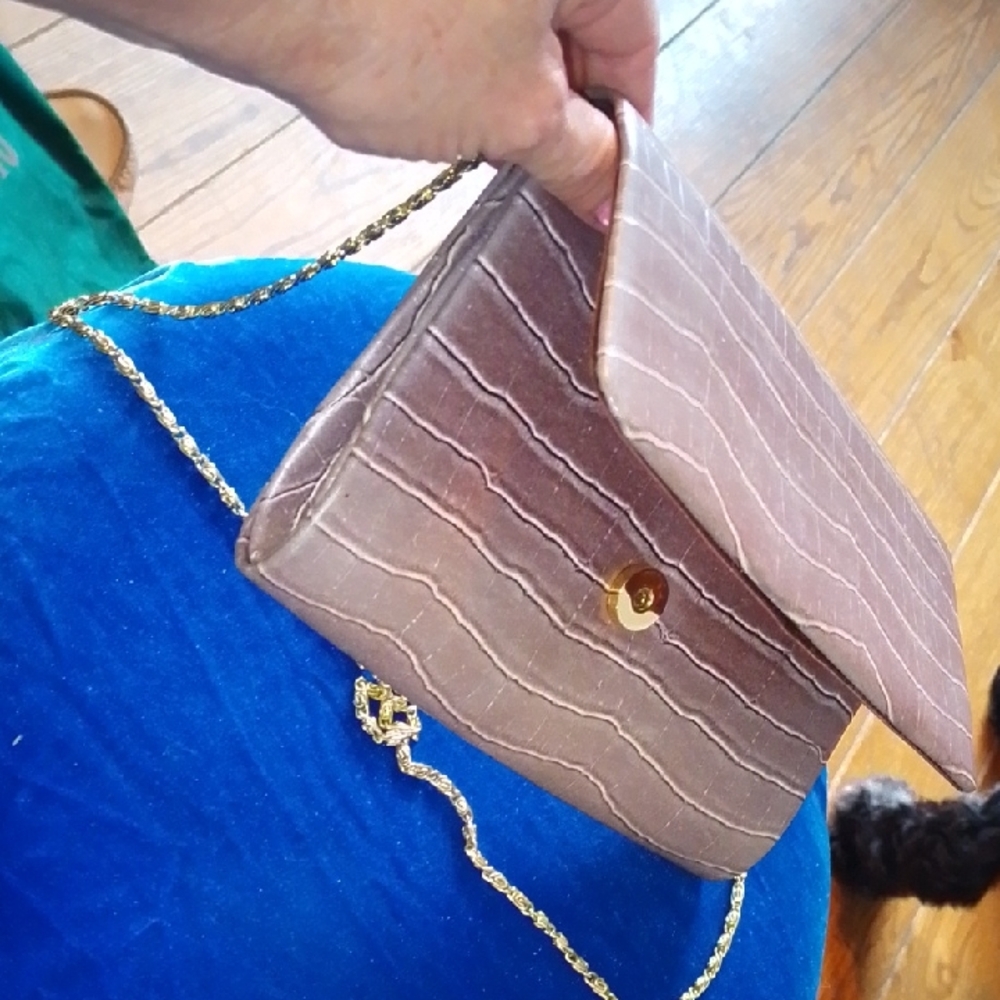 Bijoux Terner Croc-Embossed Tan Clutch with Gold Chain